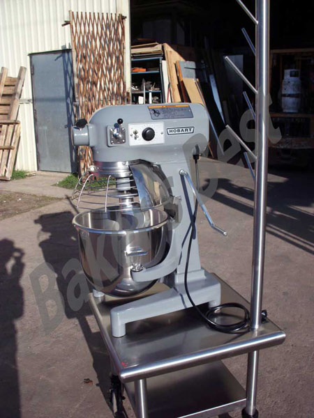 HOBART-A200-20QT-MIXER-WITH-STAINLESS-STEEL-STAND-AND-TOOL-TREE-(1)