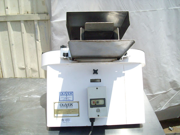 OLIVER MODEL 703 CLUSTER BUN SLICER 120 V 1 PHASE (1)