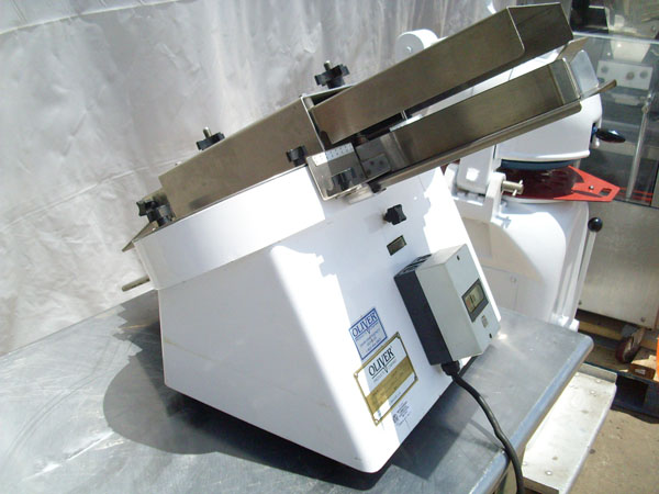 OLIVER MODEL 703 CLUSTER BUN SLICER 120 V 1 PHASE (2)